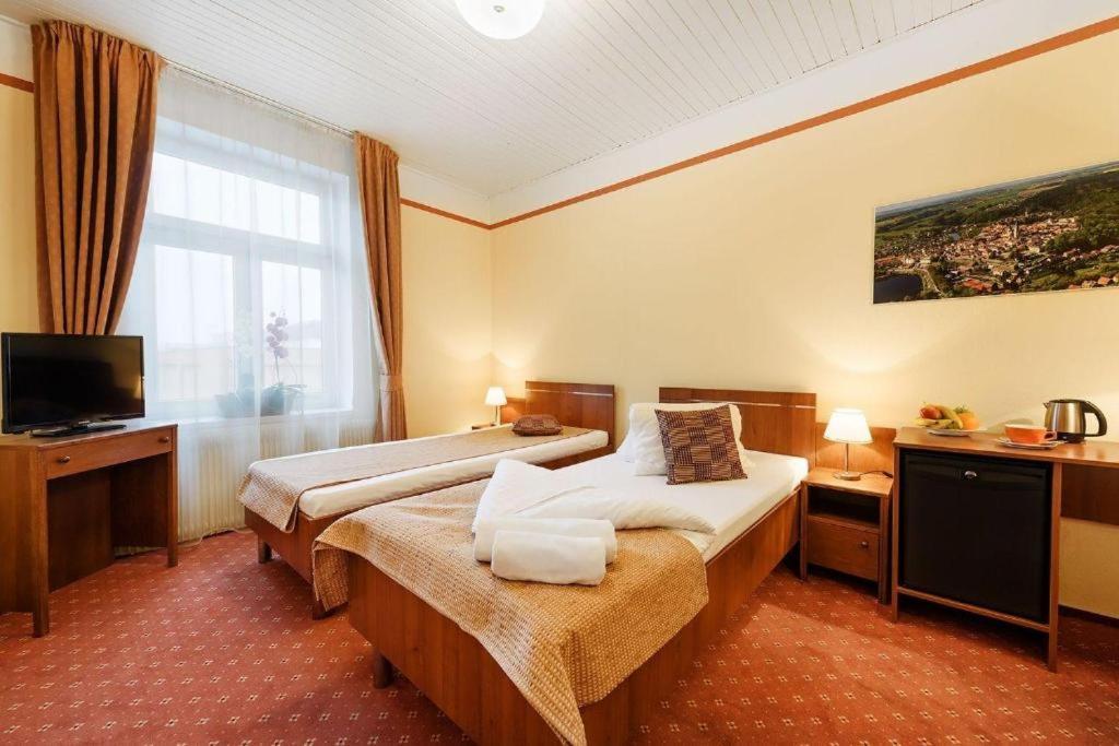 Hotel Tábor Buitenkant foto