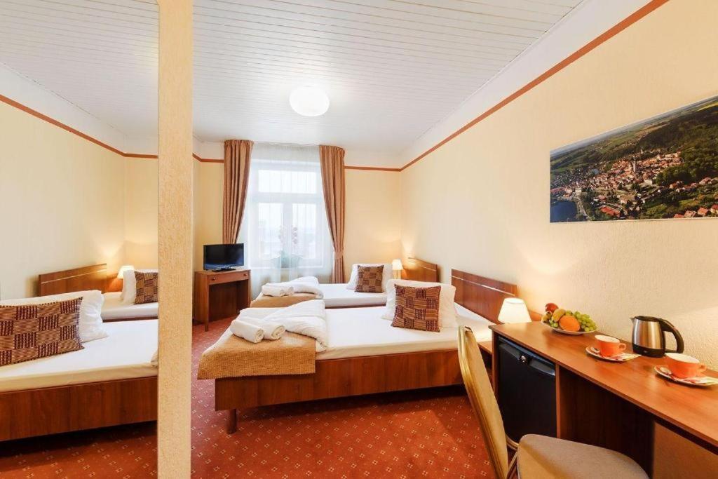 Hotel Tábor Buitenkant foto