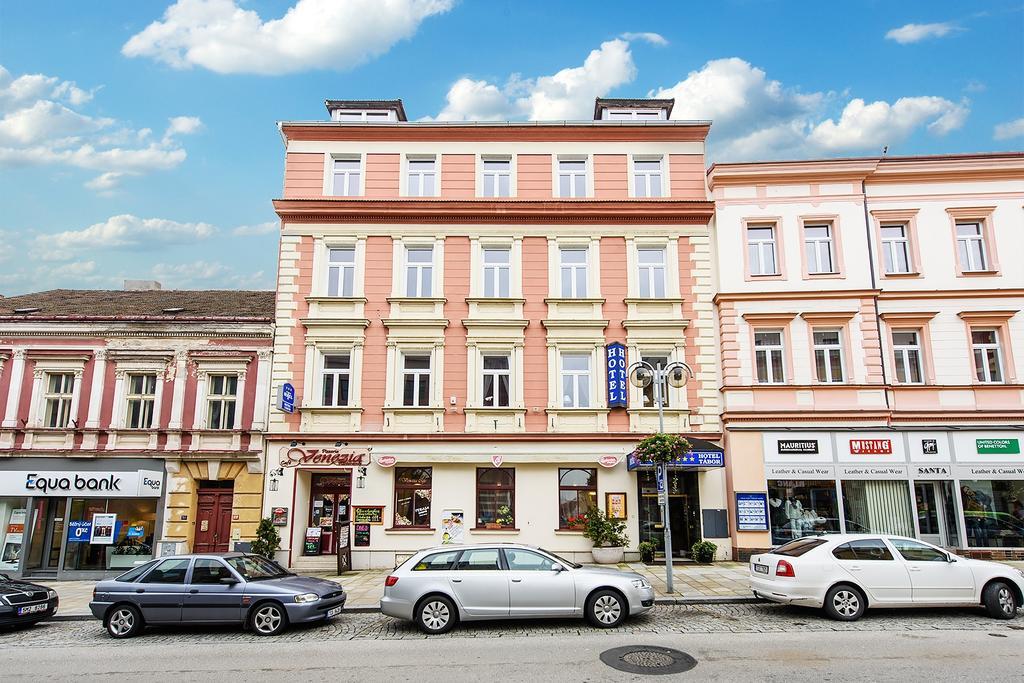 Hotel Tábor Buitenkant foto