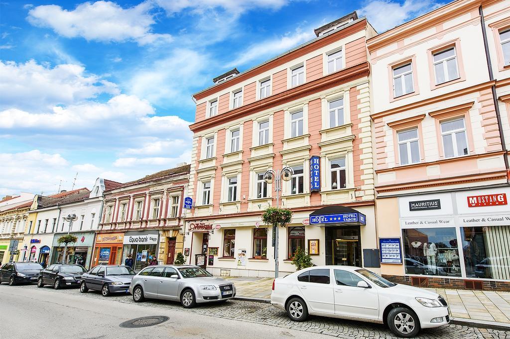 Hotel Tábor Buitenkant foto