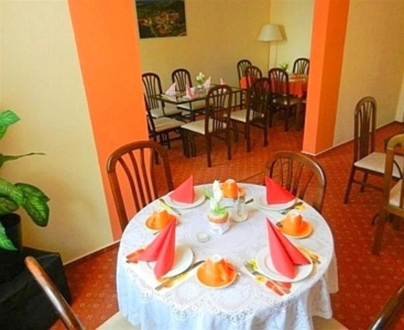 Hotel Tábor Buitenkant foto