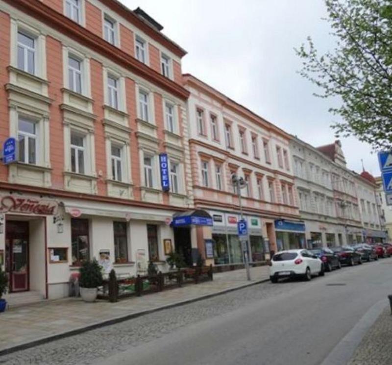 Hotel Tábor Buitenkant foto